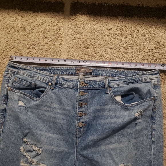 Torrid High Rise Button Fly Skinny Destroyed Ripped Jeans Size 24R - Picture 4 of 8